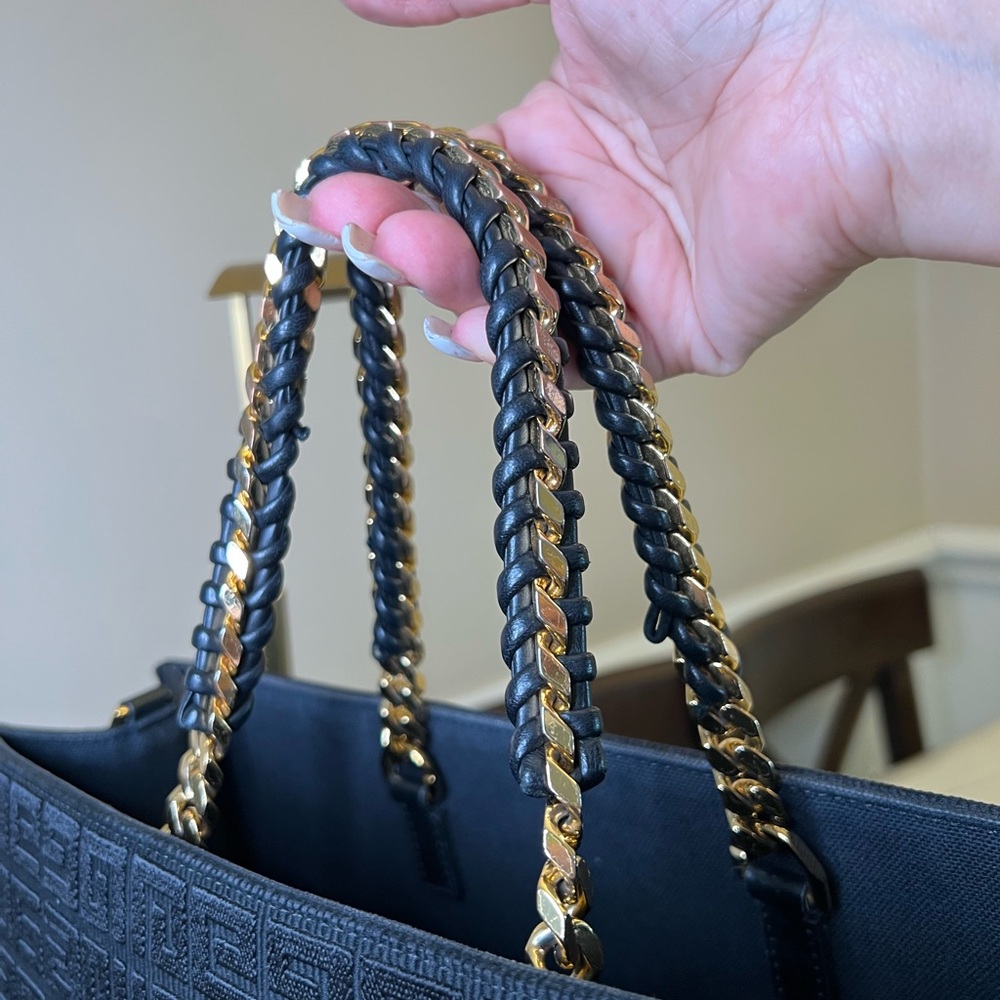 Givenchy black Crossbody/shoulder bag with Gold Chain - Picture 6 of 7